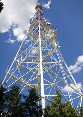 BTS Transmission Steel Tower 20m To 100m Free Standing Greenfield Lattice Tower