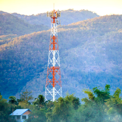 Galvanized Steel Telecom Tower With White And Red Painting For ICAO Standard